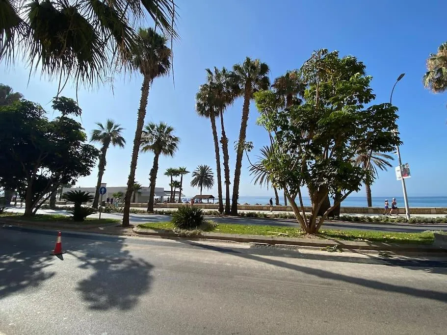 Apartamento Exclusivo Bajo frente al mar - Playa la Caleta Málaga